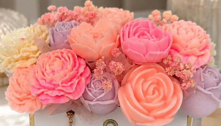 In Bloom Collection – Mixed Floral Wax Melt Bouquet - Hat Box